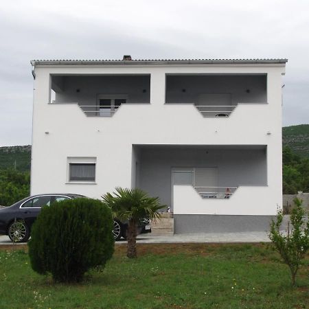 Apartmani Rudi Anic ภายนอก รูปภาพ